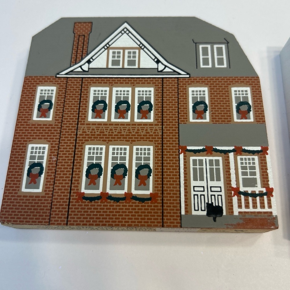 The Cats Meow Village (Lot of 2) Rocky Mountain Christmas Hotel Wheeler 1991 - Picture 3 of 8